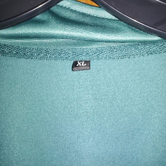 Tracksuit - Picture 6 of 7